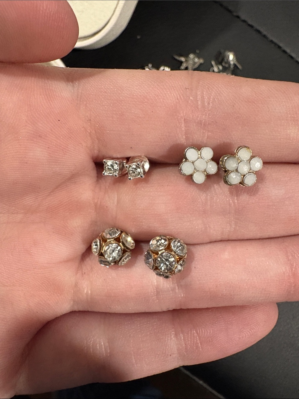 Gold-Tone White Flower Cluster Stud Earrings - Brand Unspecified
